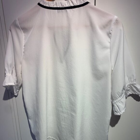 Cute blouse - Picture 5 of 6